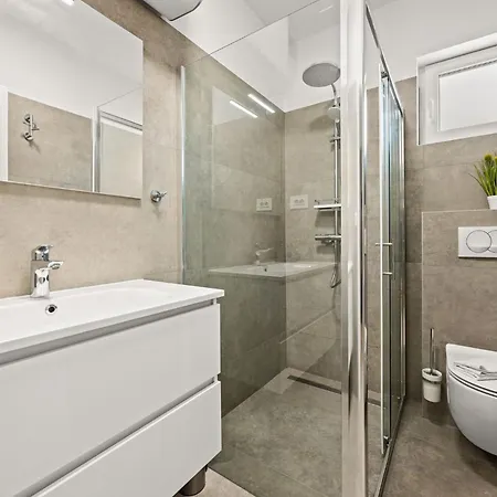 Crepsa Paradise With Jacuzzi - Couple Getaway Apartment