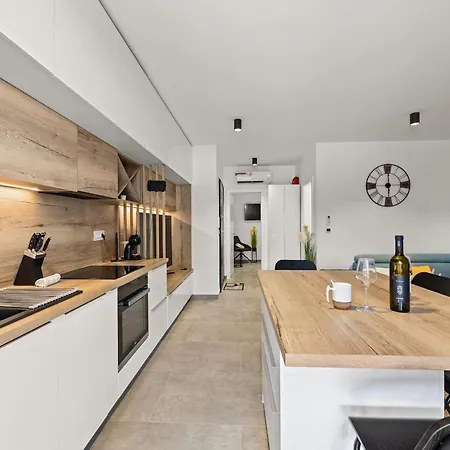 Crepsa Paradise With Jacuzzi - Couple Getaway Appartement *