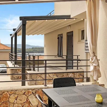 Apartment Crepsa Paradise With Jacuzzi - Couple Getaway *