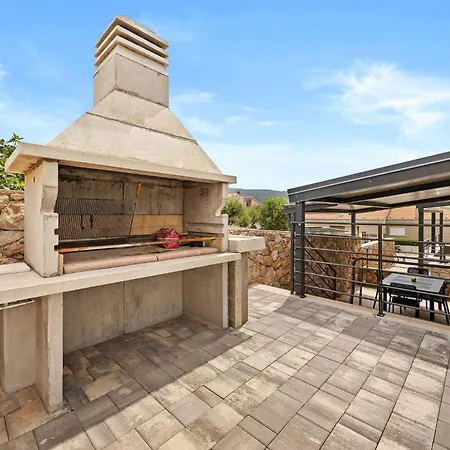Crepsa Paradise With Jacuzzi - Couple Getaway Apartment Cres