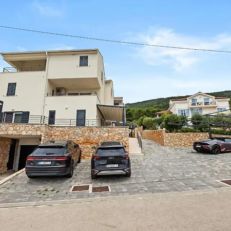 Crepsa Paradise With Jacuzzi - Couple Getaway Apartment
