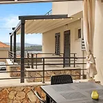 Appartamento Crepsa Paradise With Jacuzzi - Couple Getaway *