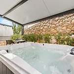 Crepsa Paradise With Jacuzzi - Couple Getaway *
