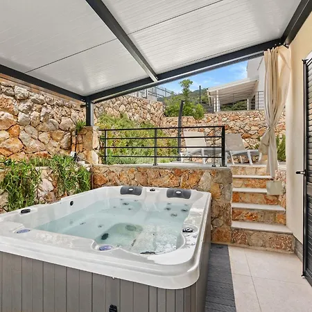 Апартаменты Crepsa Paradise With Jacuzzi - Couple Getaway Црес