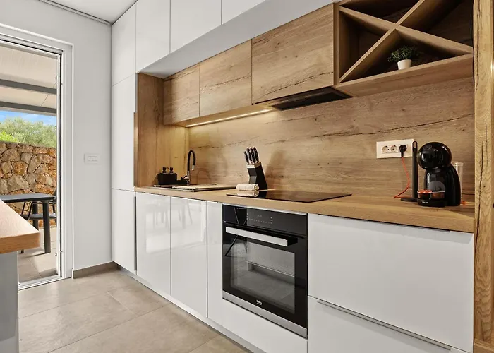 Crepsa Paradise With Jacuzzi - Couple Getaway *