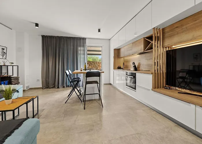 Crepsa Paradise With Jacuzzi - Couple Getaway * Cres